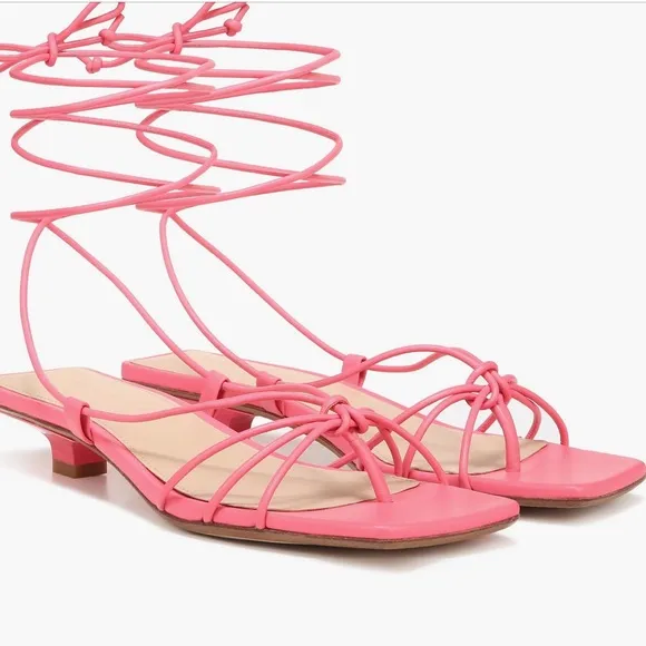 🛑 1 hour sale. Veronica Beard, coral kitten heel shoes, leather, STUNNING
