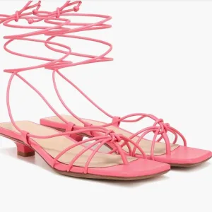 🛑 1 hour sale. Veronica Beard, coral kitten heel shoes, leather, STUNNING