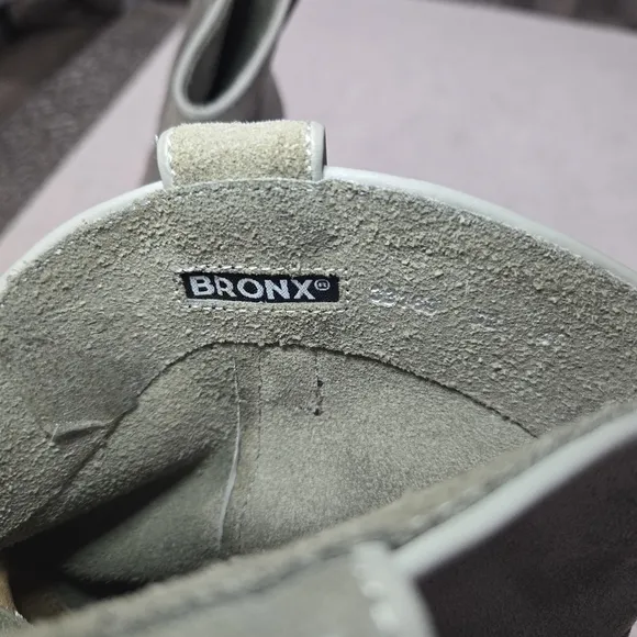 🐢 Bronx Distressed Suede and Leather Ankle Boots Size 40EU 9.5 US