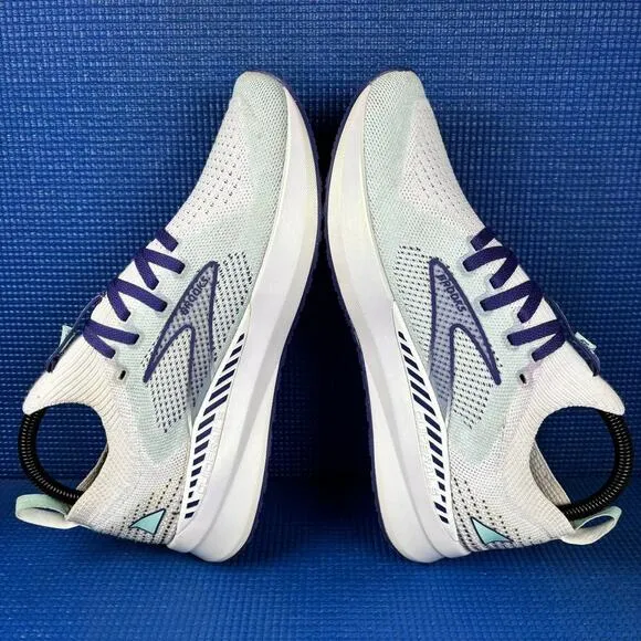 🔴 BROOKS LEVITATE STEALTHFIT GTS 5 Women`s Size 8 White Blue Shoes 1203601B127