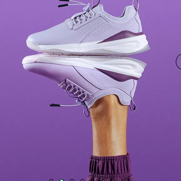- CLOVE  LAVANDER WOMEN NURSE SHOES SIZE  6NEW