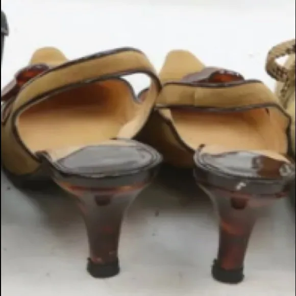 🔥 LOUIS VUITTON Beige leather flower 👡 sandals