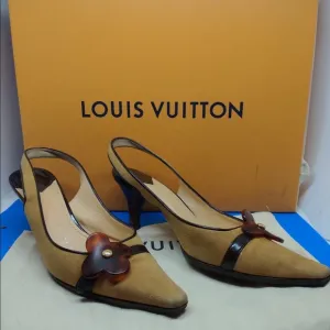 🔥 LOUIS VUITTON Beige leather flower 👡 sandals