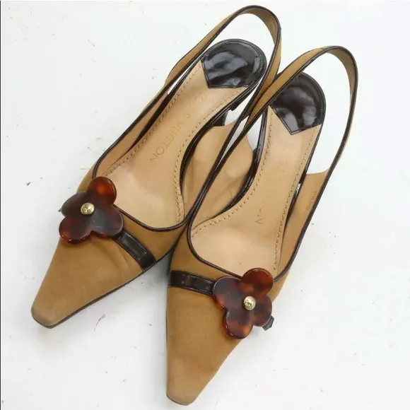 🔥 LOUIS VUITTON Beige leather flower 👡 sandals