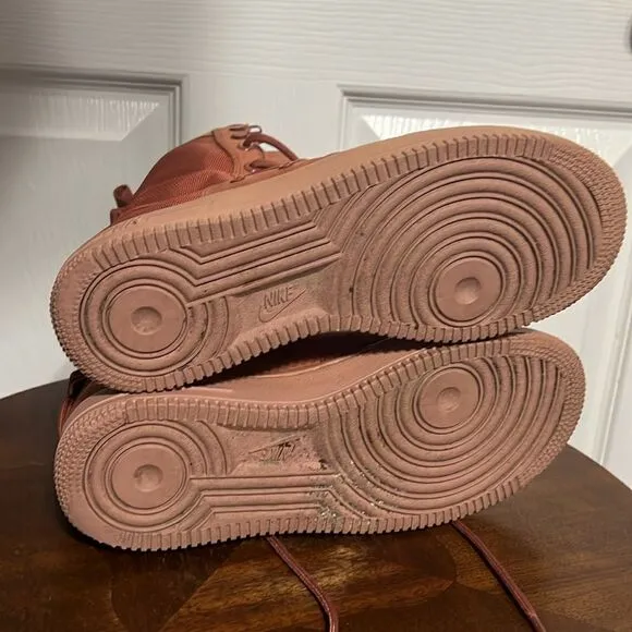 🔥🔥 NIKE AIR FORCE 1 SF  Women Size 8.5 - DUSTY PEACH 857872-202 - EUC - *Read*