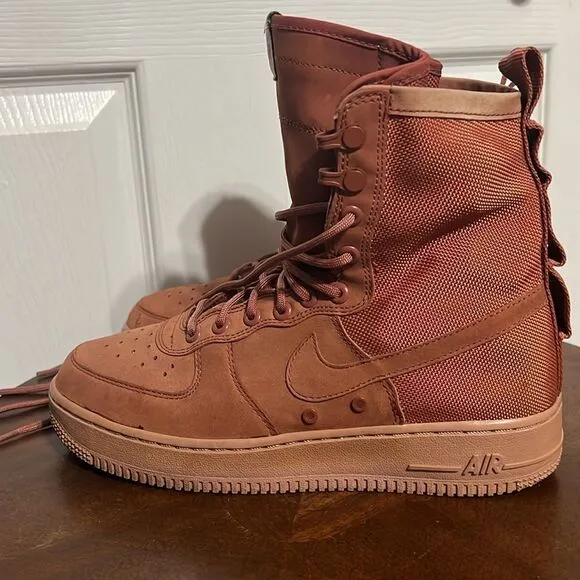 🔥🔥 NIKE AIR FORCE 1 SF  Women Size 8.5 - DUSTY PEACH 857872-202 - EUC - *Read*