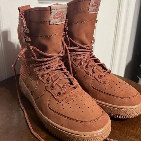 🔥🔥 NIKE AIR FORCE 1 SF  Women Size 8.5 - DUSTY PEACH 857872-202 - EUC - *Read*