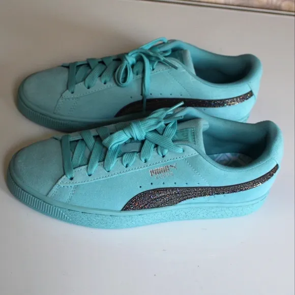 ✨🆕✨ NWOB Puma Suede Aurora Shoes for Big Kids