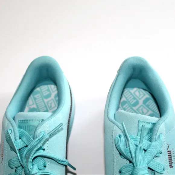 ✨🆕✨ NWOB Puma Suede Aurora Shoes for Big Kids