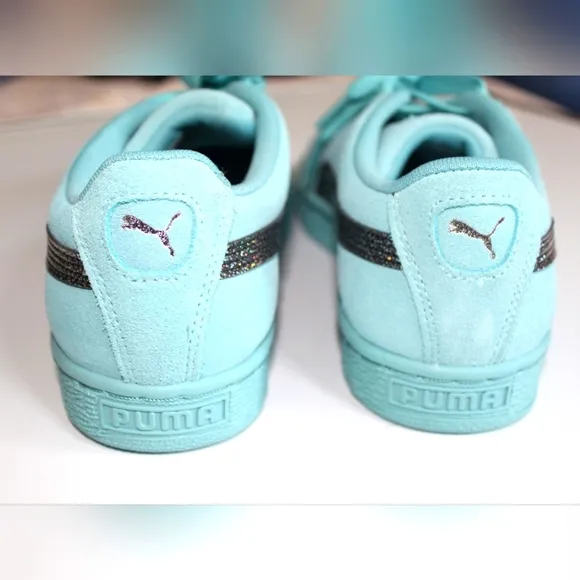 ✨🆕✨ NWOB Puma Suede Aurora Shoes for Big Kids