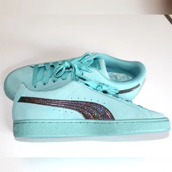 ✨🆕✨ NWOB Puma Suede Aurora Shoes for Big Kids
