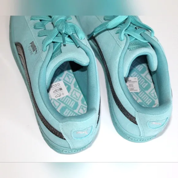 ✨🆕✨ NWOB Puma Suede Aurora Shoes for Big Kids