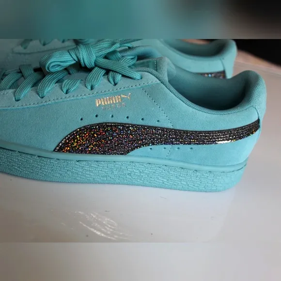 ✨🆕✨ NWOB Puma Suede Aurora Shoes for Big Kids