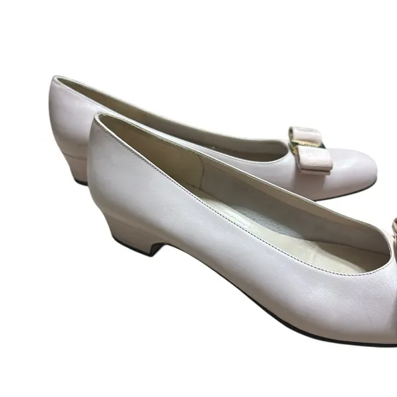 👞 Salvatore Ferragamo woman’s 8 1/2 AAAA  shoes