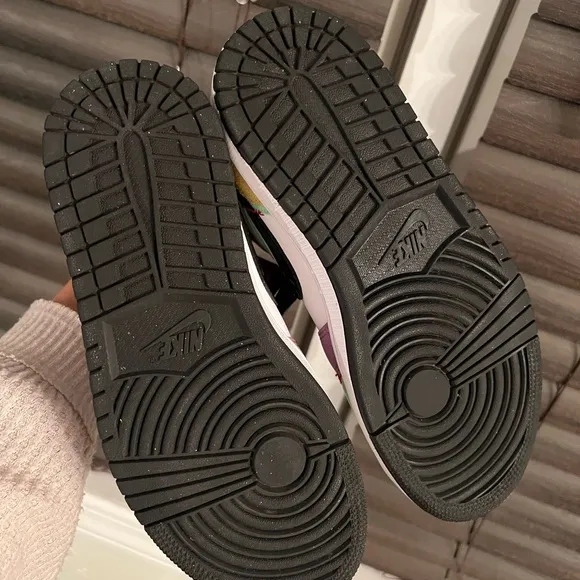 2020 Women’s Air Jordan 1 Mid SE ‘Lightbulb’