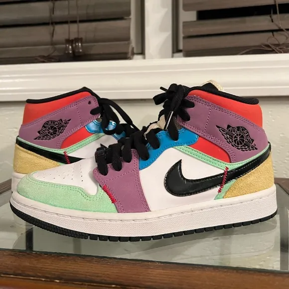 2020 Women’s Air Jordan 1 Mid SE ‘Lightbulb’