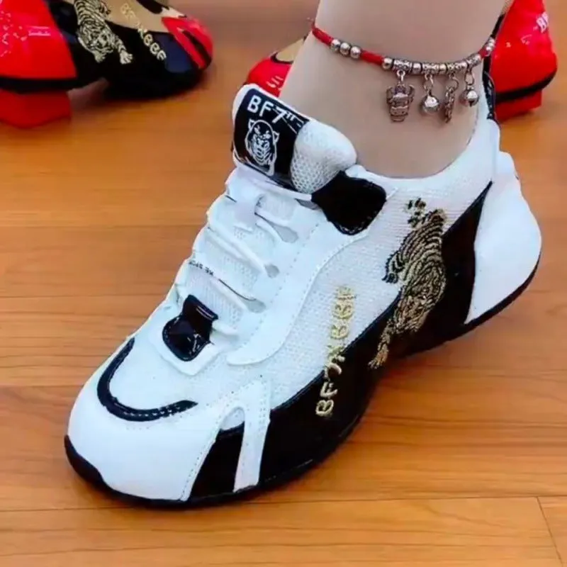 2024 Fashionable Women's Dad Shoes – Thick-Soled Platform Sneakers, National Style Sports Shoes