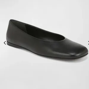 $275 NEW VINCE zLeah black leather ballerina flats shoes luxury women size 7