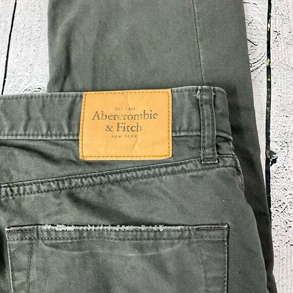ABERCROMBIE &amp; FITCH Button Fly Jeans