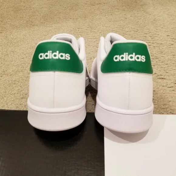 Adidas Advantage Shoes big kids size 6 women siz