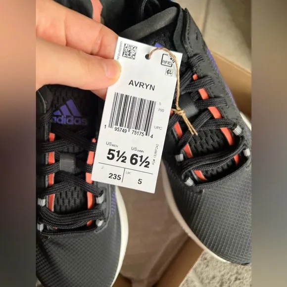 Adidas Avryn Universal Boost Running Shoes 6.5 Women