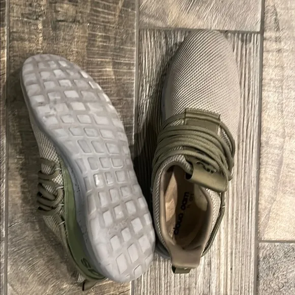 Adidas cloud foam Green and Black Sneakers for Everyday Comfort