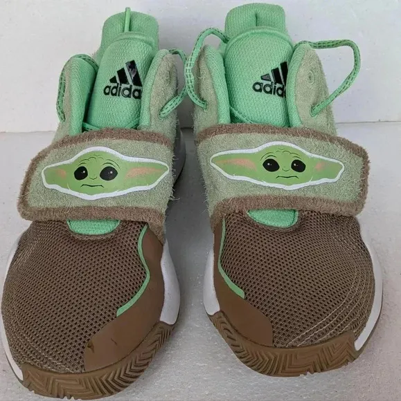Adidas Deep Threat Baby Yoda Star Wars Shoes size- 7-(40 EU) Used once in excell