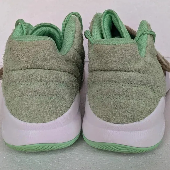 Adidas Deep Threat Baby Yoda Star Wars Shoes size- 7-(40 EU) Used once in excell