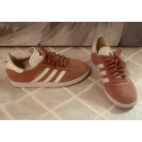 Adidas Gazelle Suede Sneakers Casual Walking Shoes Pink White Stripes 6.5
