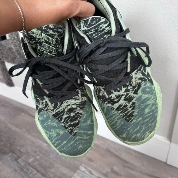 Adidas Harden Vol. 4 Basketball Shoes in Glow Green Size US Men 9.5