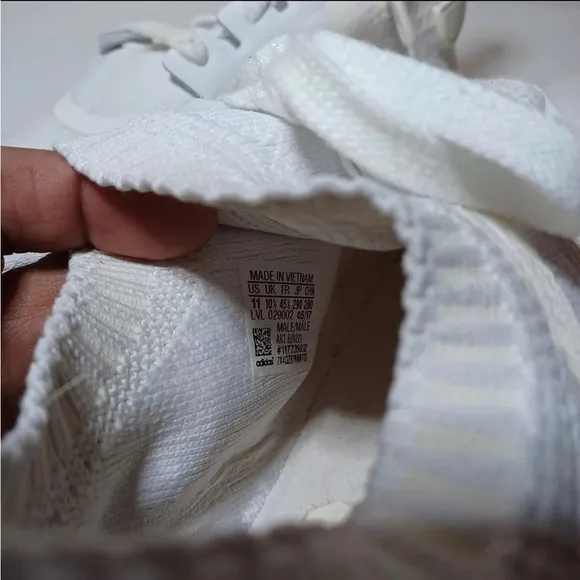 Adidas NMD R1 Japan Triple White BZ0221 Men's Size 11 (26 Box 4)