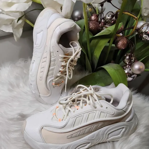 Adidas Original Oznova WWomen shoes size6 new