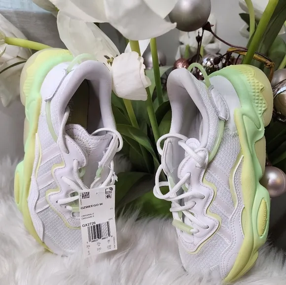 adidas Ozweego Women shoes Size5 new