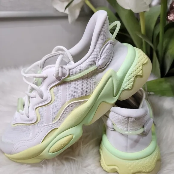 adidas Ozweego Women shoes Size5 new