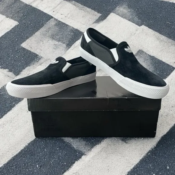 Adidas Schmoofoil Skateboarding Shoes Black Slip-On Sneakers Men’s Size 12