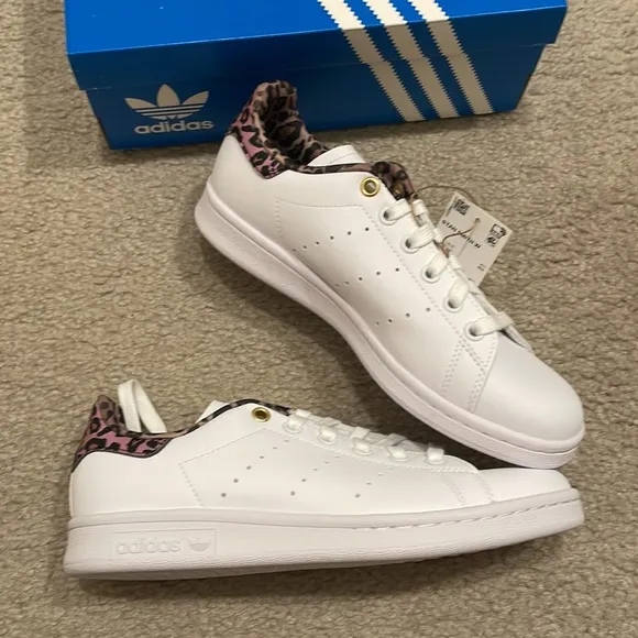 Adidas STAN SMITH shoes women size 6 brand new with box