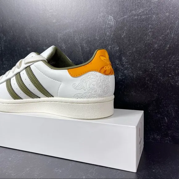 ADIDAS SUPERSTAR BANDANA OFF WHITE FOCUS ORANGE GREEN WOMENS SHOES SIZE 5 NEW