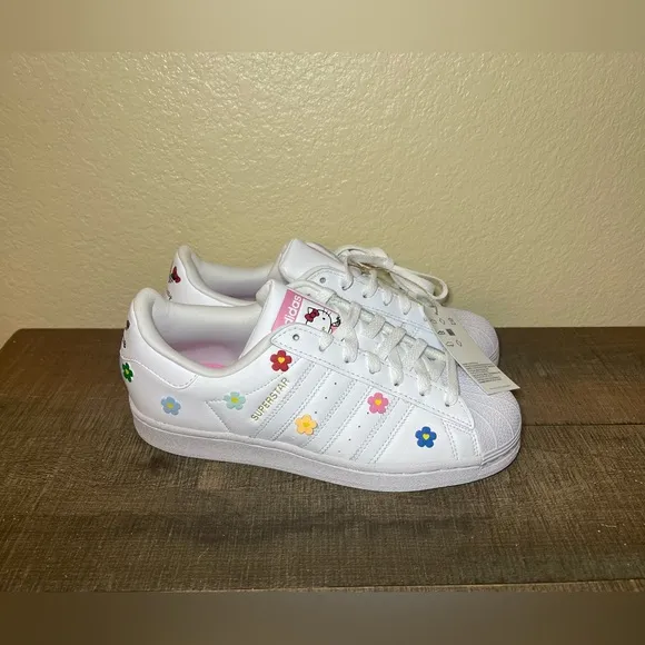 Adidas Superstar x Hello Kitty Floral Shoes.- Size 7Y / 8 Women.