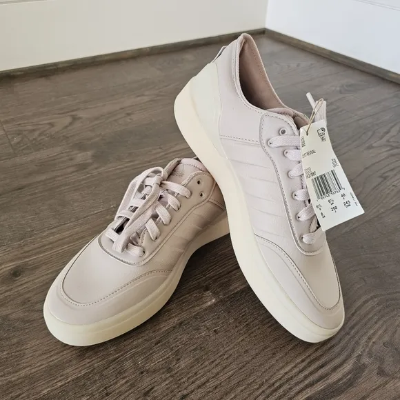 Adidas Women's Court Revival Shoes Sz 8