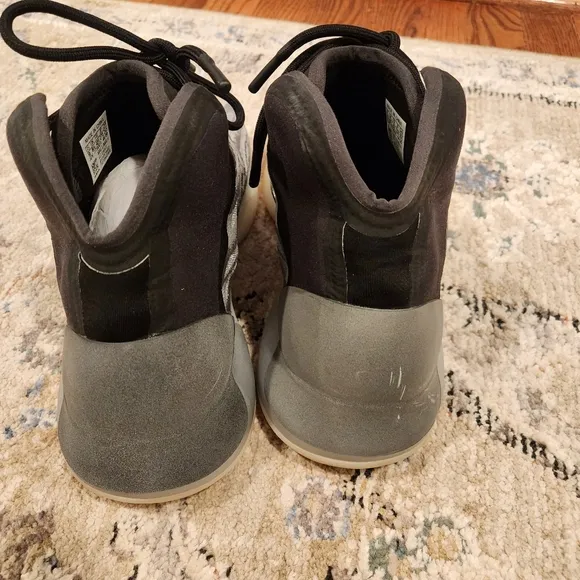 Adidas Yeezy tennis shoes size 9 men