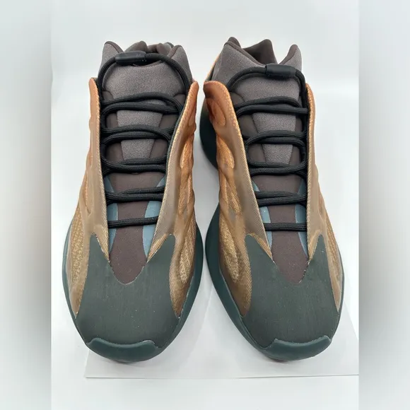 Adidas YZY 700 V3 Copper Fade 14 Men US