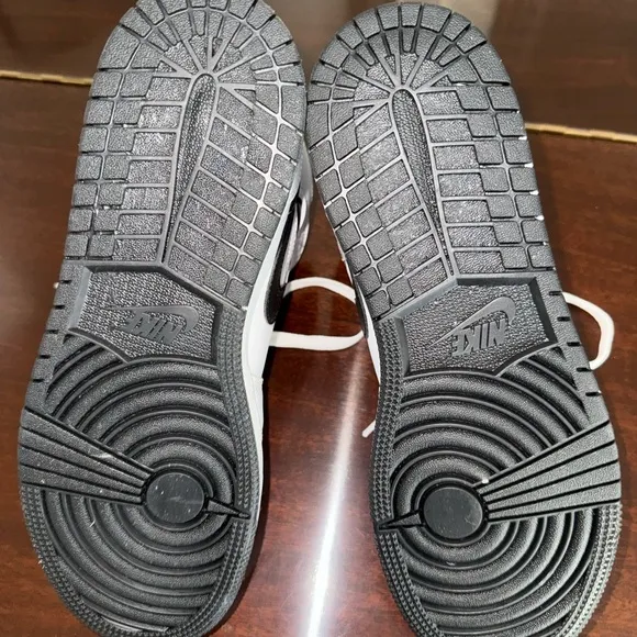 AIR JORDAN 1 MID BIG KIDS' SHOES
