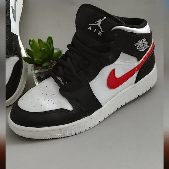 Air Jordan 1 mid multicolor Swoosh  Size 5 Y Leather Sneakers Wings logo