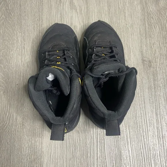 Air Jordan 12 Retro Black Taxi GS Boys Shoe Size 1.5Y Black 151186-071 Preown