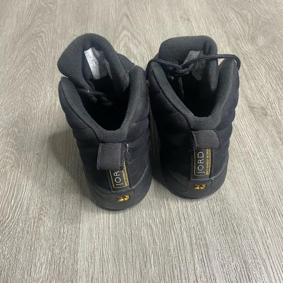 Air Jordan 12 Retro Black Taxi GS Boys Shoe Size 1.5Y Black 151186-071 Preown