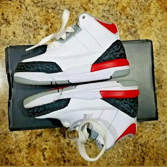 Air Jordan Retro 3 Toddler 6C Sneakers Shoes White