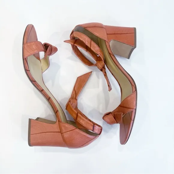 Alexandre Birman Clarita Curve Beleaf Heel Block Sandal Peach Size 39
