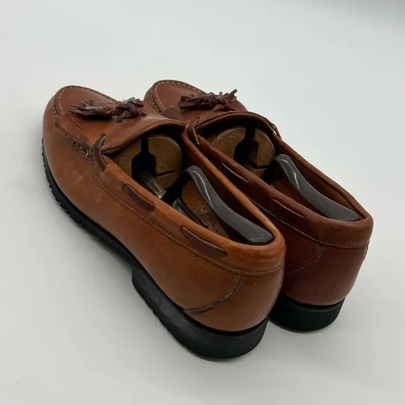 Allen Edmonds Nashua Men’s Size 10.5D Tan/Walnut Leather Kiltie Tassel Loafers.