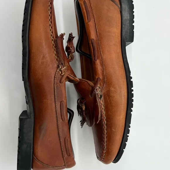 Allen Edmonds Nashua Men’s Size 10.5D Tan/Walnut Leather Kiltie Tassel Loafers.
