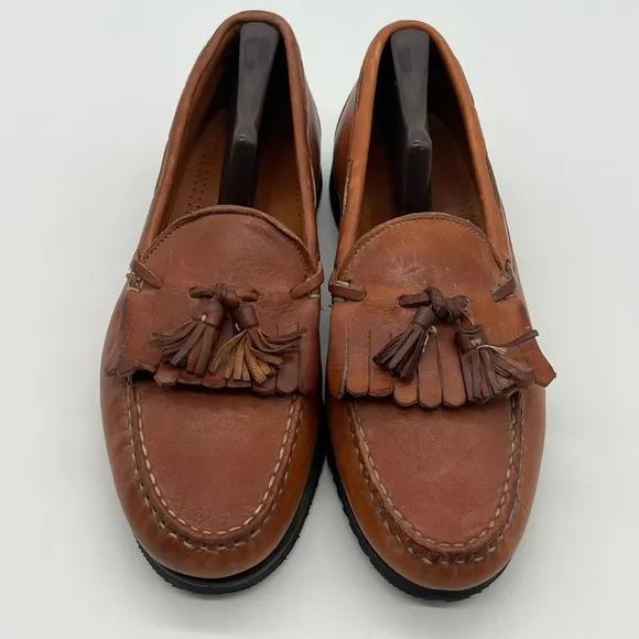 Allen Edmonds Nashua Men’s Size 10.5D Tan/Walnut Leather Kiltie Tassel Loafers.